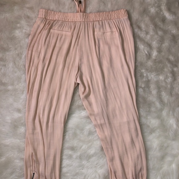 Jennifer Lopez Satin Pants - Picture 2 of 4